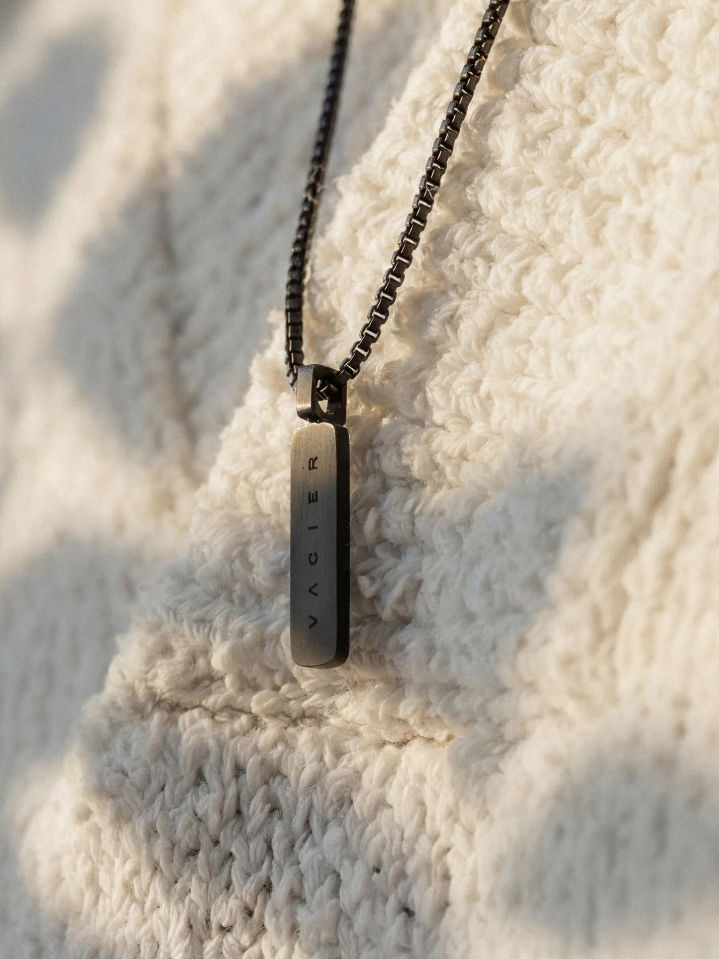 WIRE PENDANT NECKLACE - VARCCI