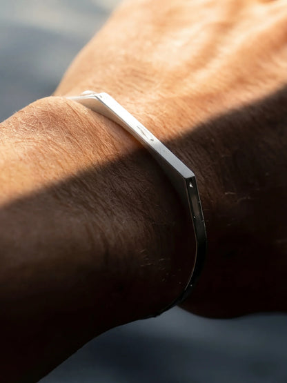 UNISIZE SIGNET CUFF IN SILVER - VARCCI