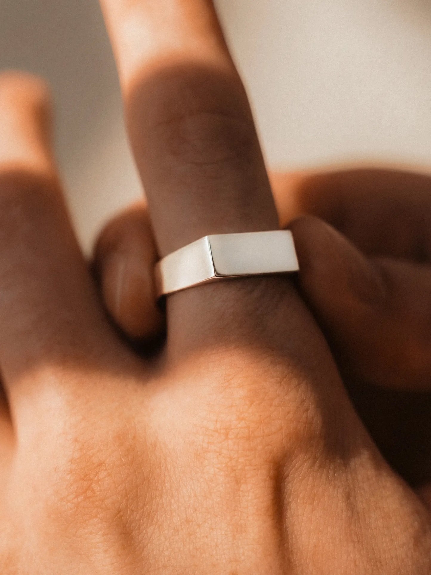 UNISIZE SIGNET RING IN SILVER - VARCCI