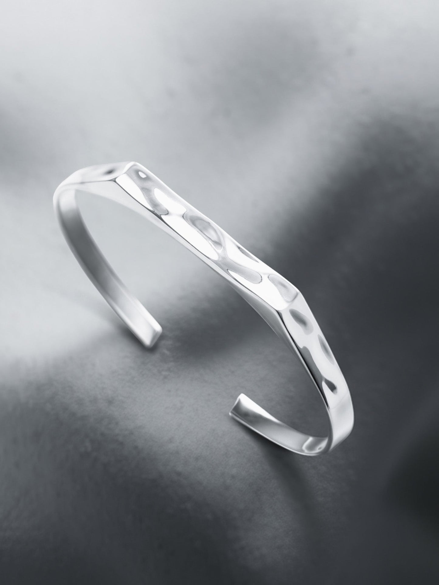RIPPLE SIGNET SET IN SILVER - VARCCI