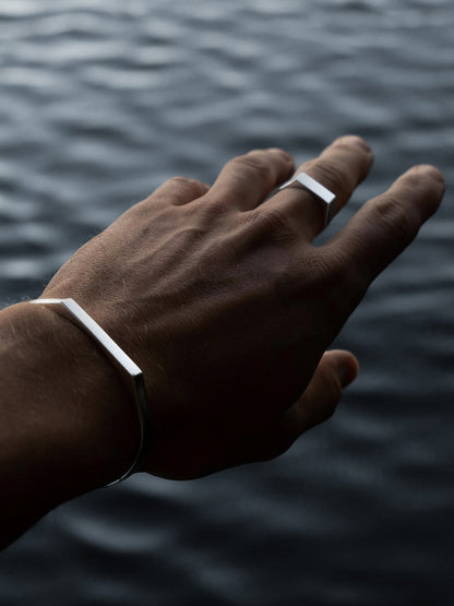 UNISIZE SIGNET SET IN SILVER - VARCCI
