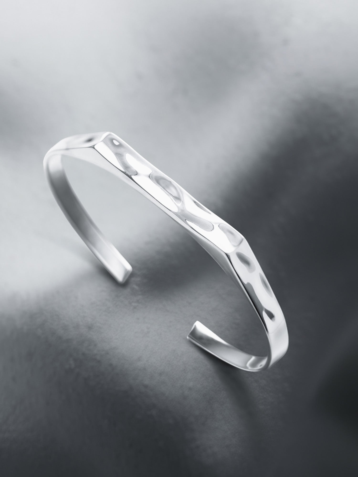 VARCCI RIPPLE SIGNET SET IN SILVER