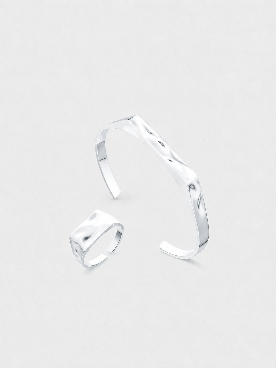 VARCCI RIPPLE SIGNET SET IN SILVER