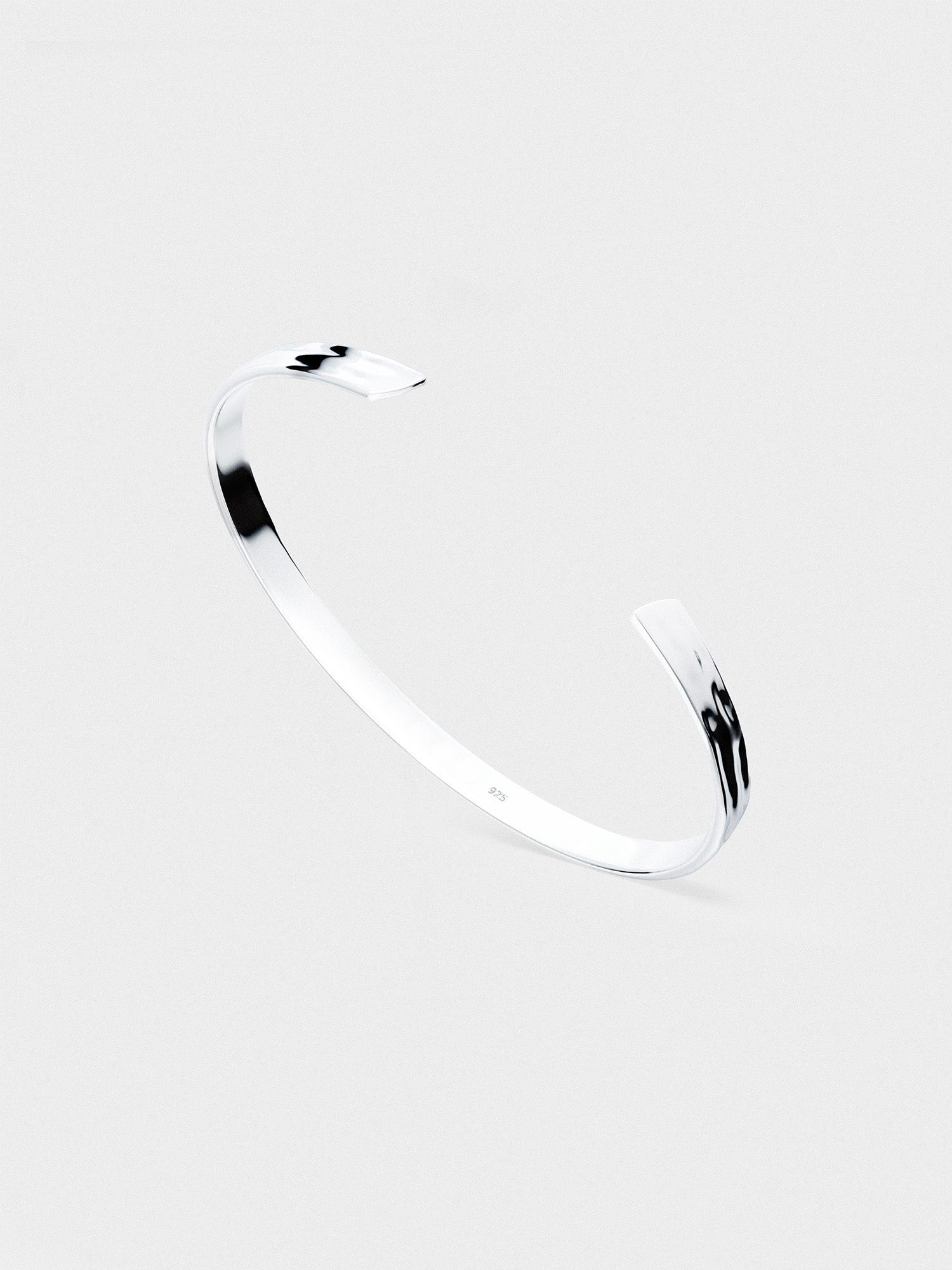 EXKLUSIVER UNISIZE CUFF IN SILBER - VARCCI