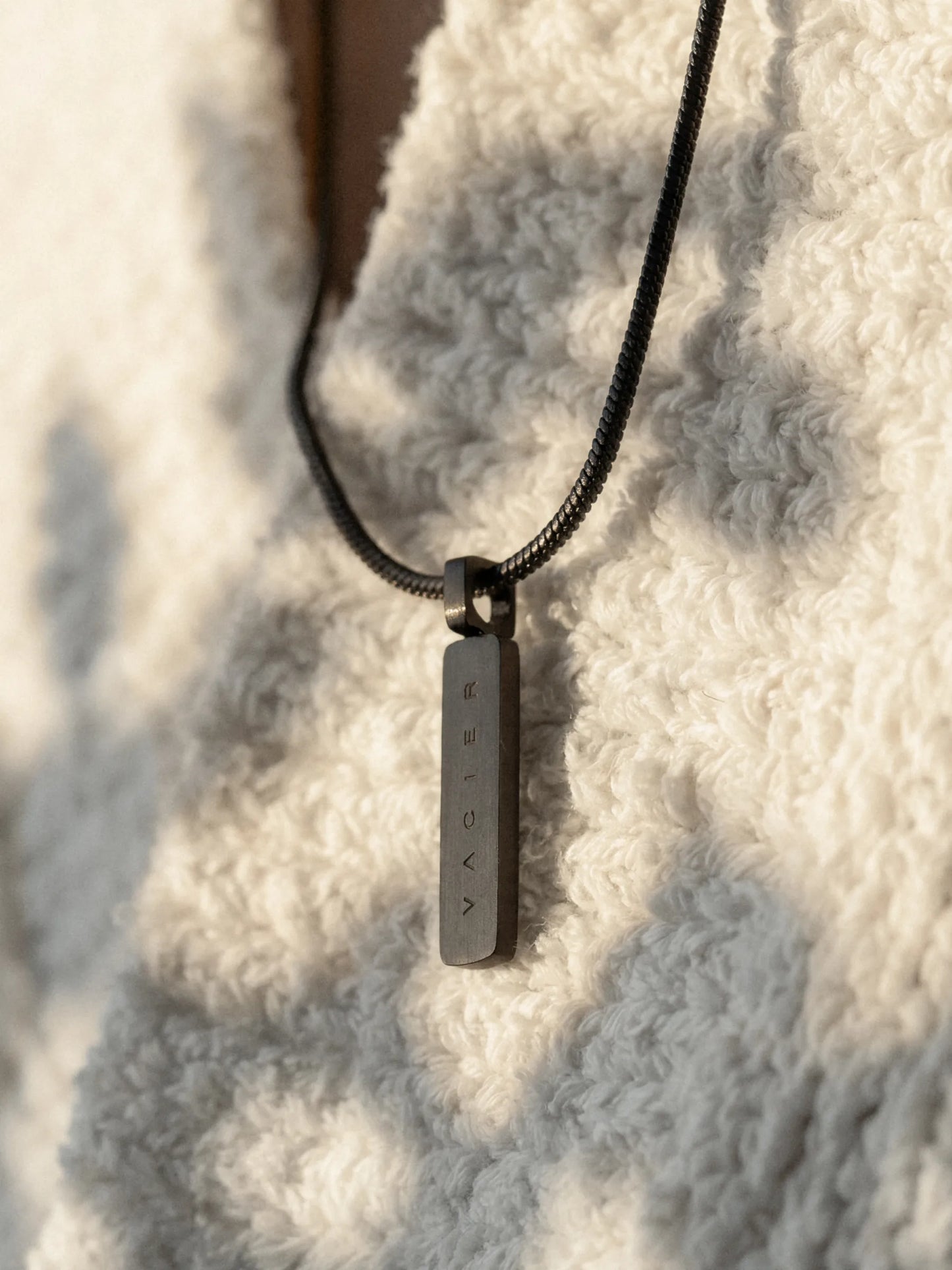 SQUARE PENDANT NECKLACE - VARCCI